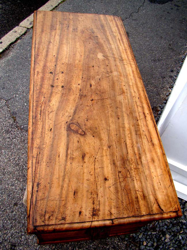 A fine early 19th century Camphorwood seaman's chest circa 1830 — image 5